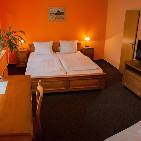 Hotel A Restaurace U Hrncire Kutná Hora Zewnętrze zdjęcie
